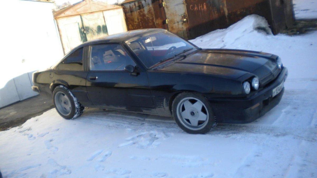 Opel Manta 2.0 МТ