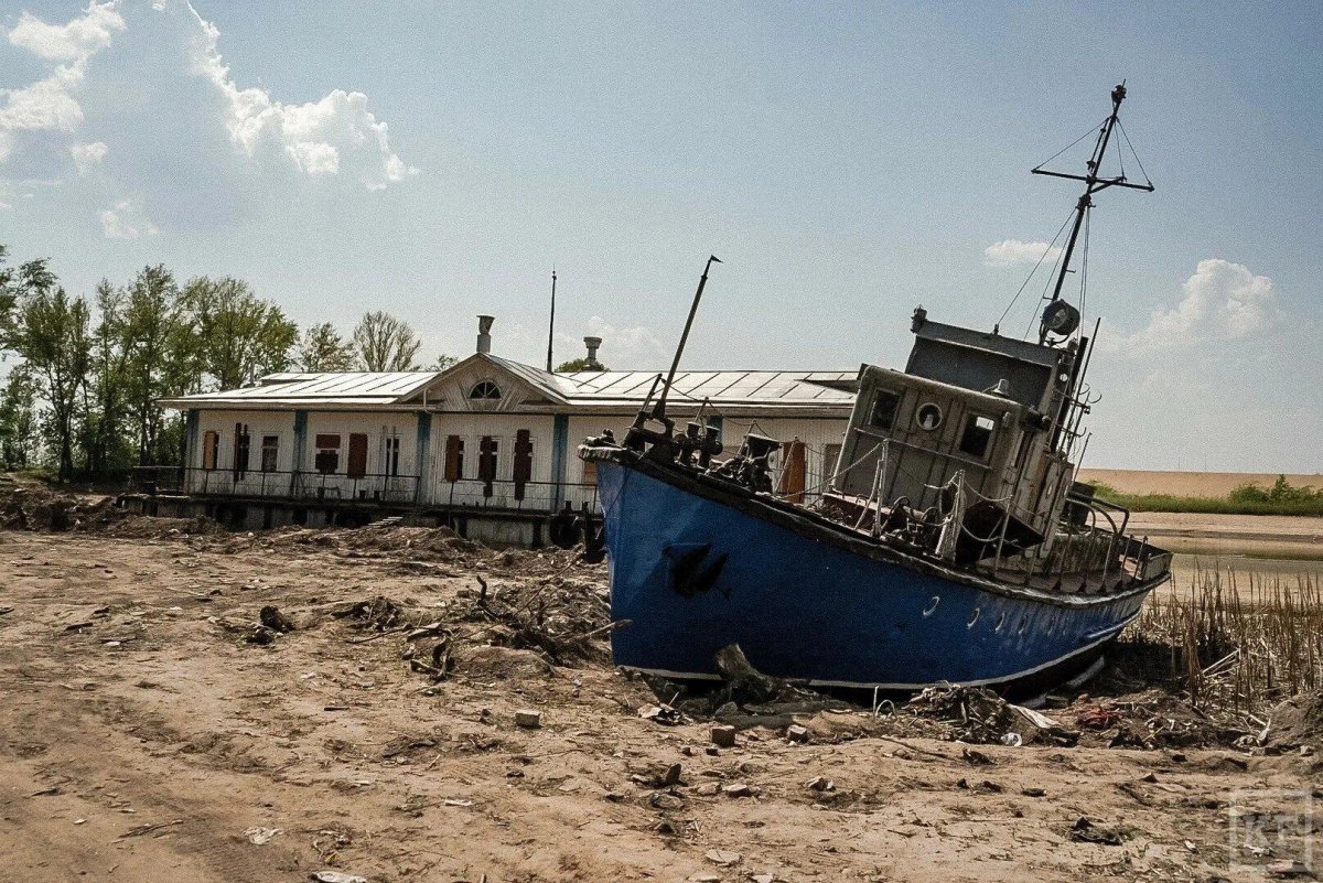 Река Волга обмелела