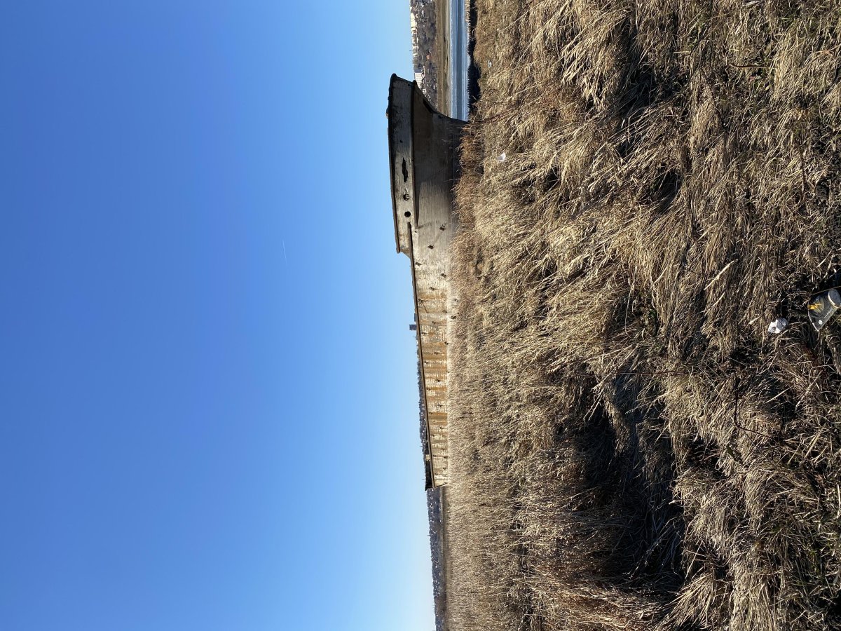 Затонувший железобетонный корабль Аксай