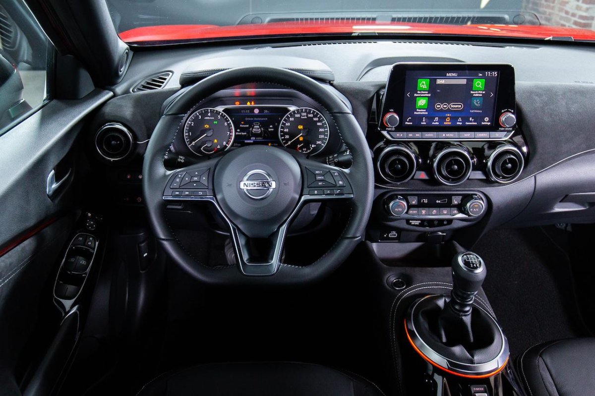 Ниссан Джук 2021 интерьер