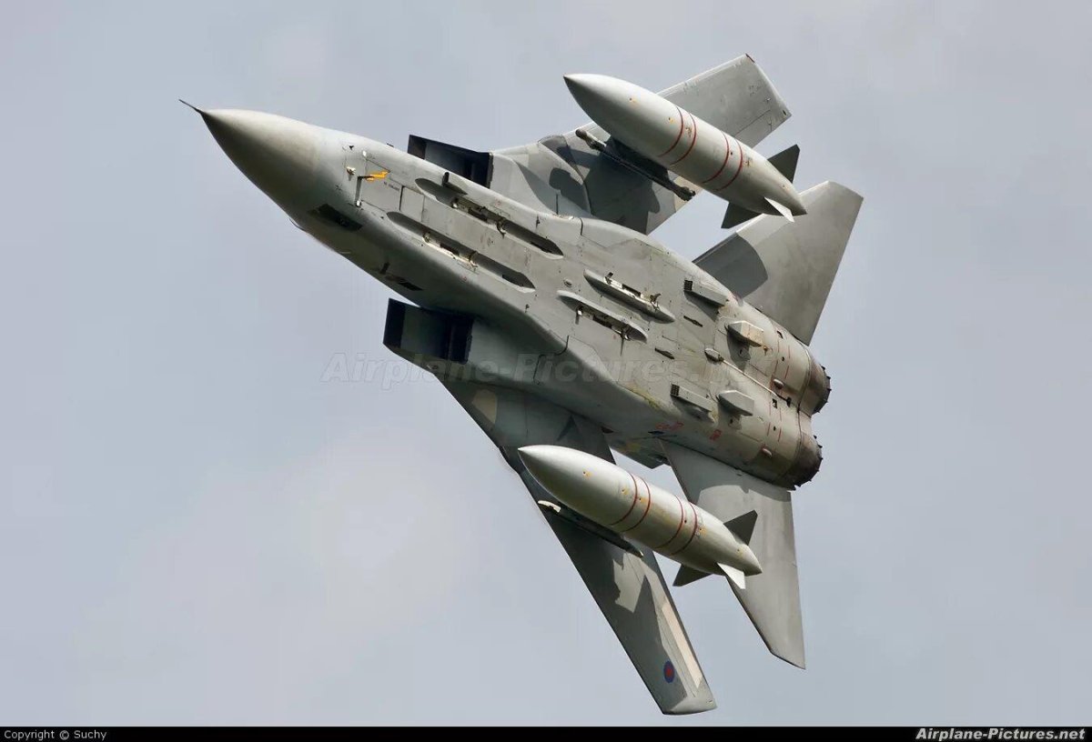 Panavia Tornado с бомбами