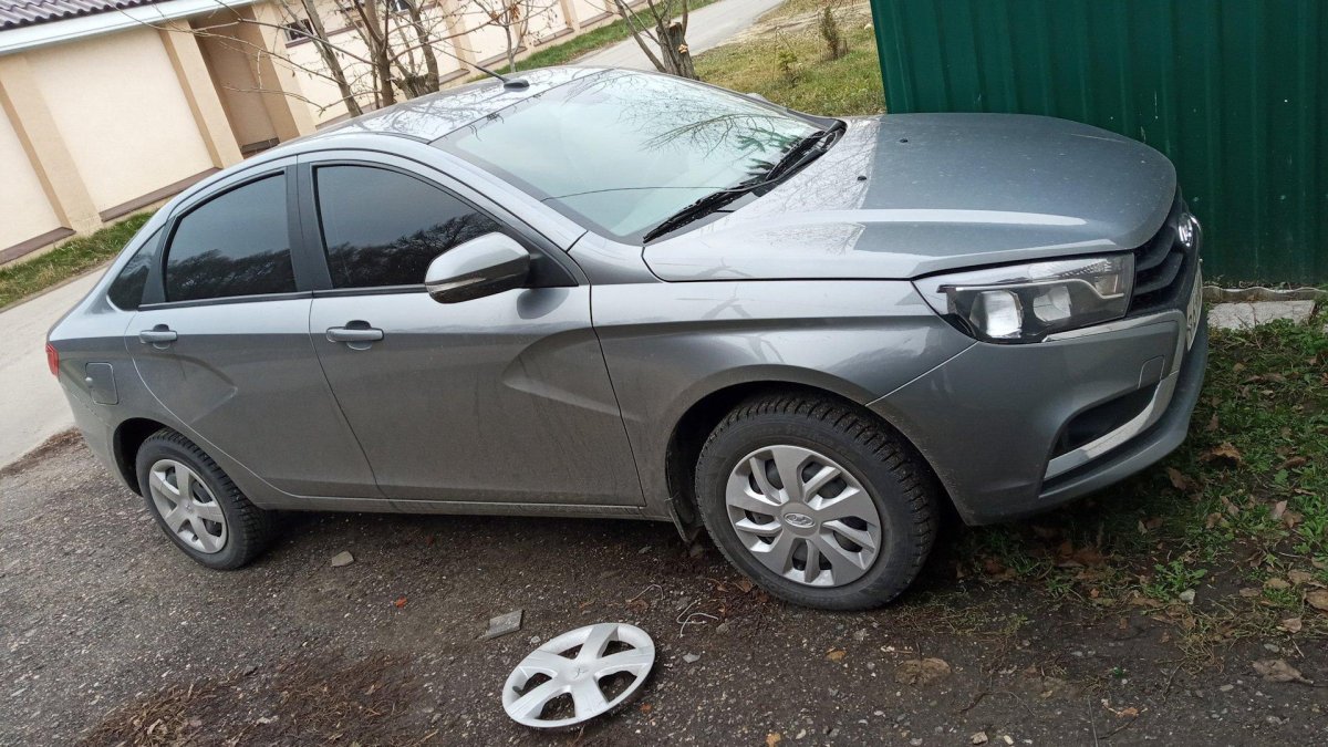 Колпаки Лада Веста r15