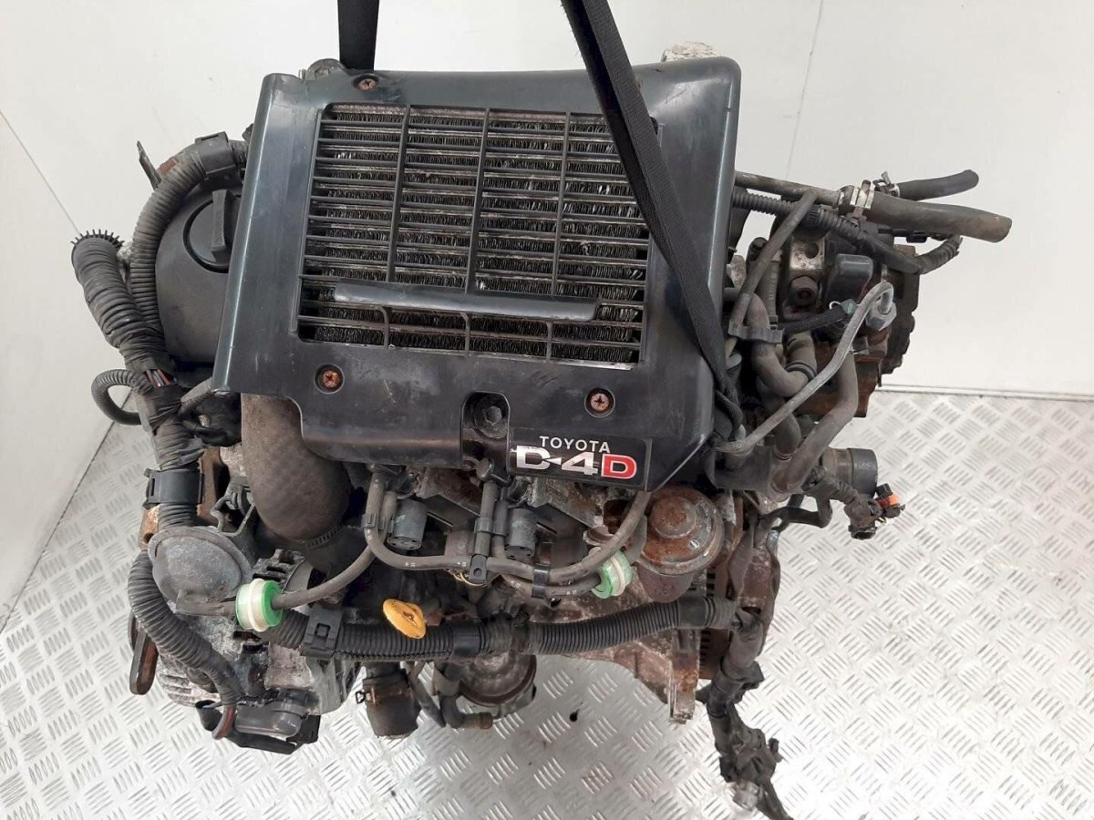 Toyota Yaris двигатель