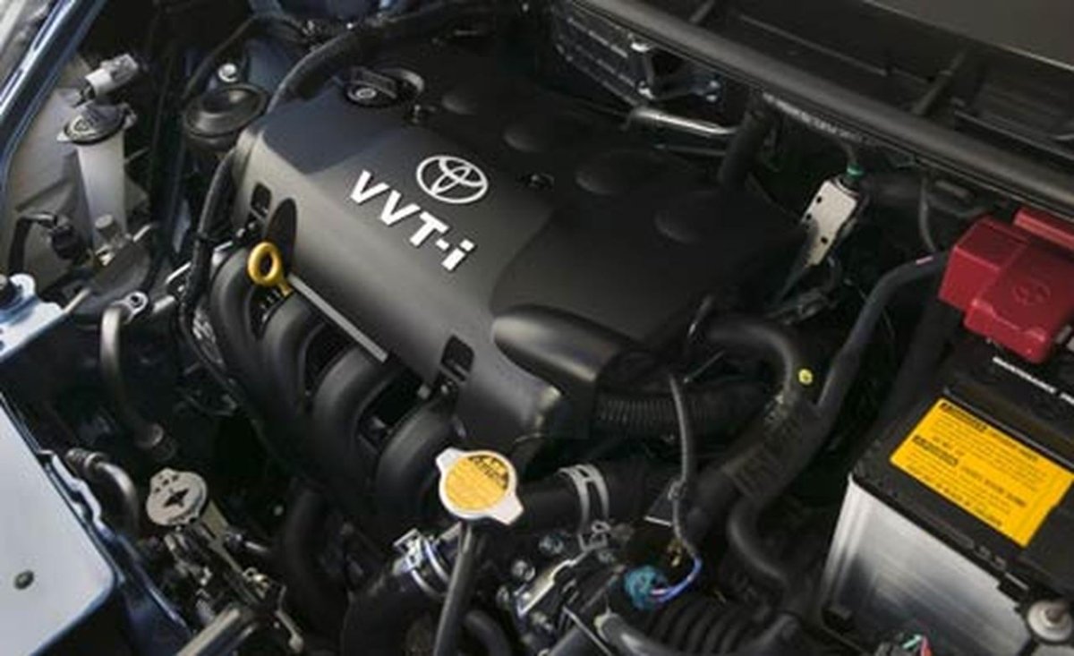 Toyota Yaris 2 седан 1.5 двигатель