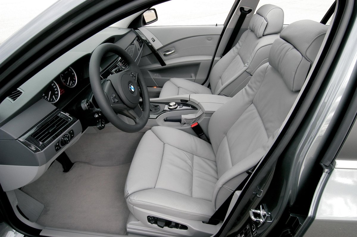 BMW e60 белый салон