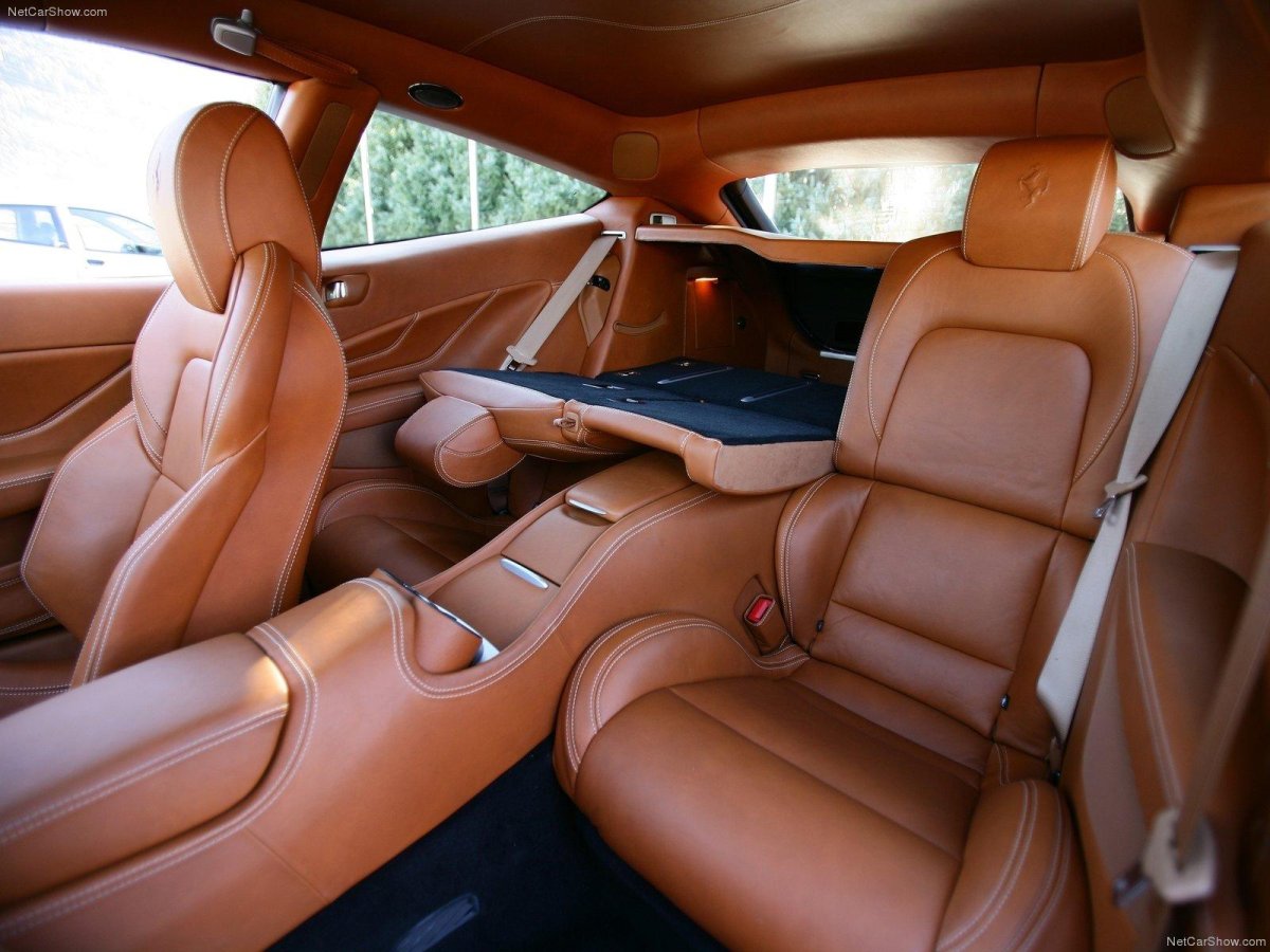 Ferrari FF салон