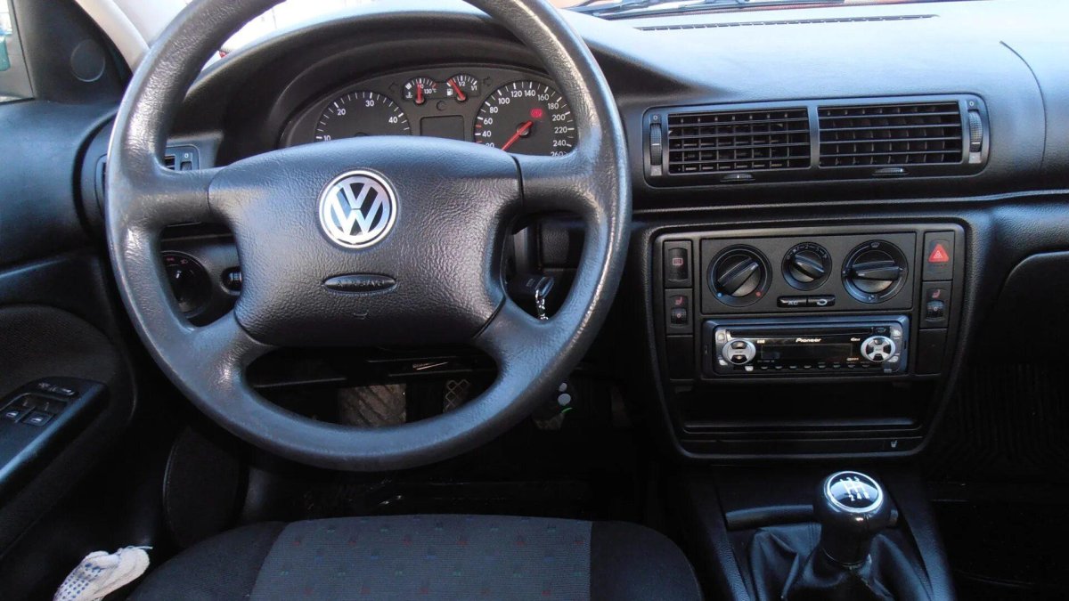 Фольксваген Пассат 1999 салон