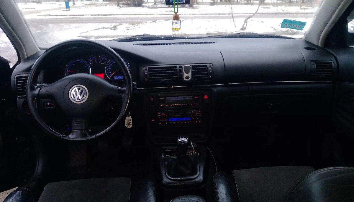 Volkswagen Passat 2000 салон