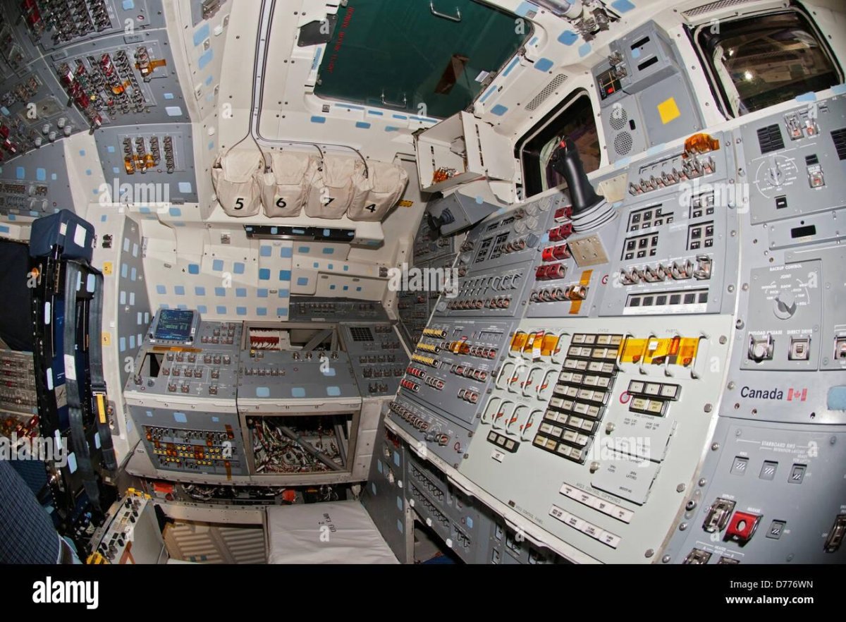 Кабина космического корабля Спейс шаттл