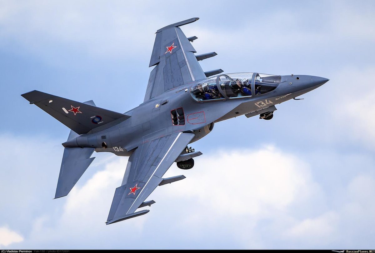 Самолет як 130 ВВС России