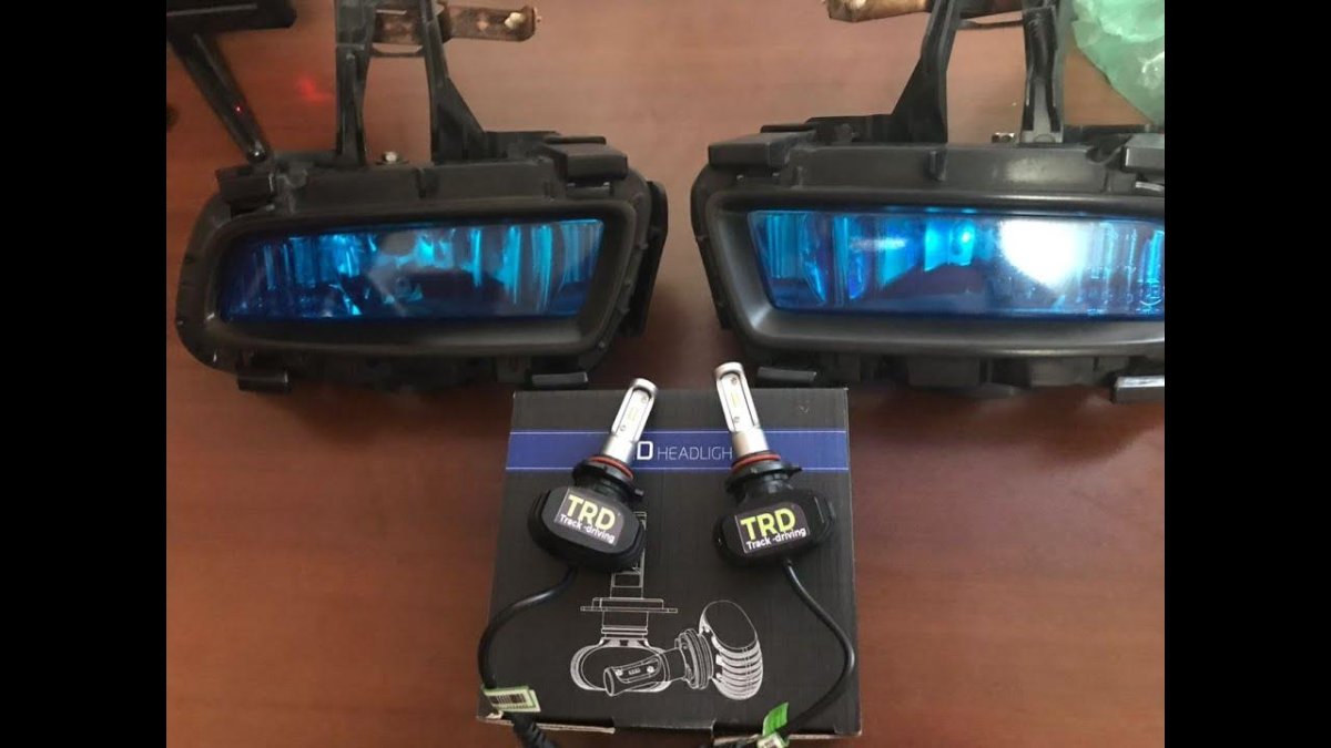 Лампочки в туманки Мазда 3