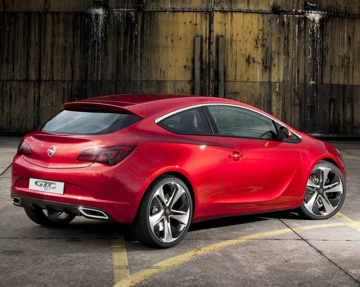 Opel Astra GTC 2015