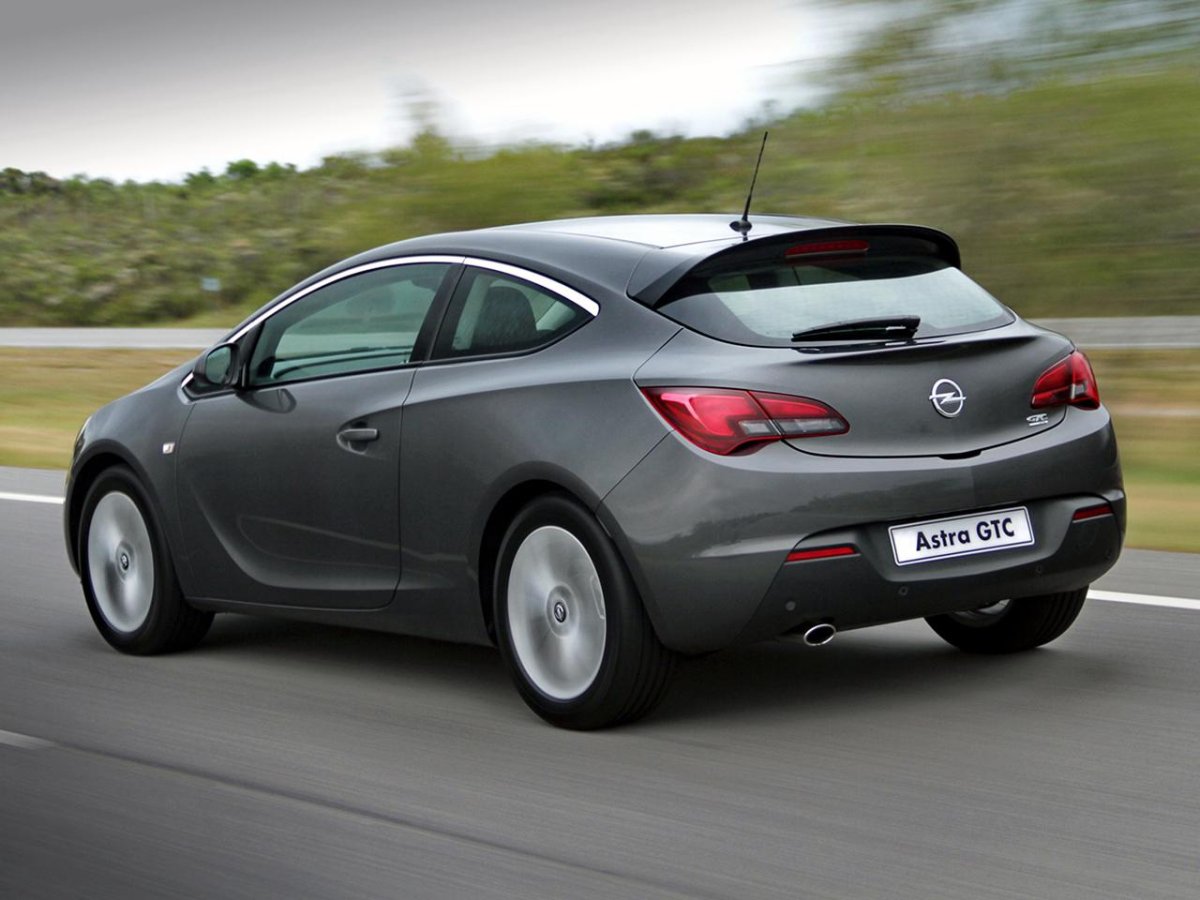 Opel Astra GTC 2012