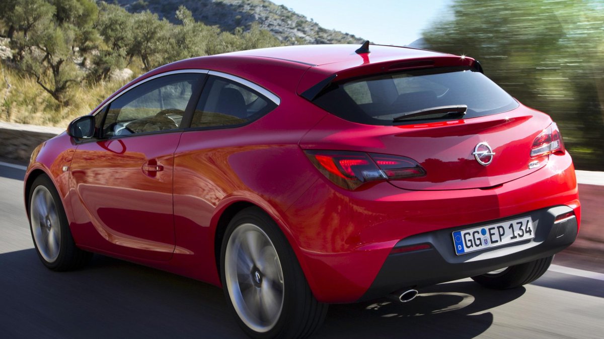 Opel Astra GTC 2011