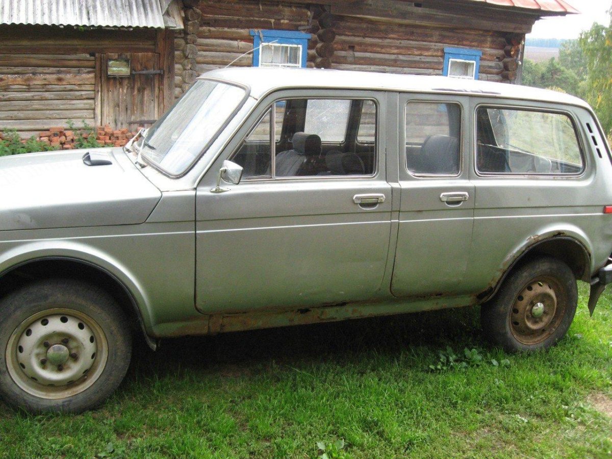 Нива 2129