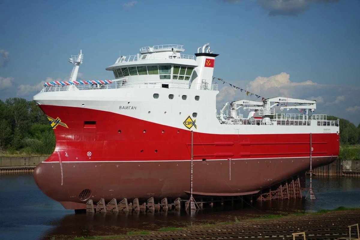 Вайгач судно красное Сормово