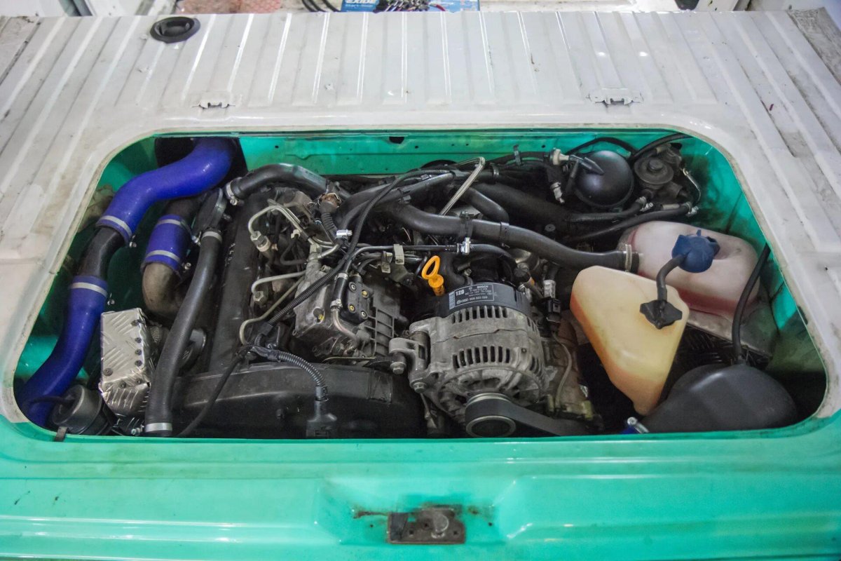 Volkswagen Transporter t3 моторный отсек
