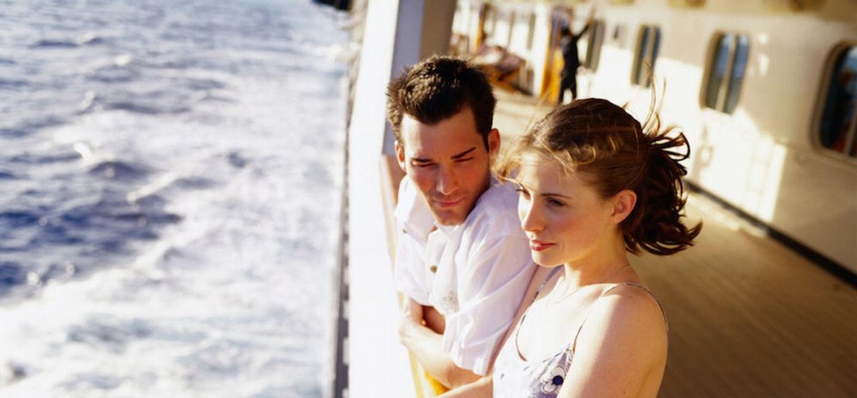 Девушка на теплоходе