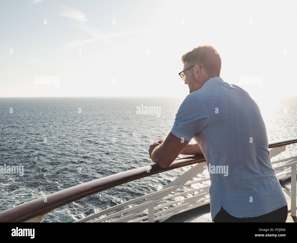 Парень на палубе