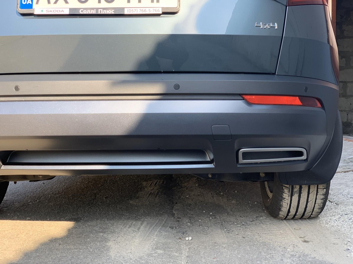 Задний бампер Шкода Карок