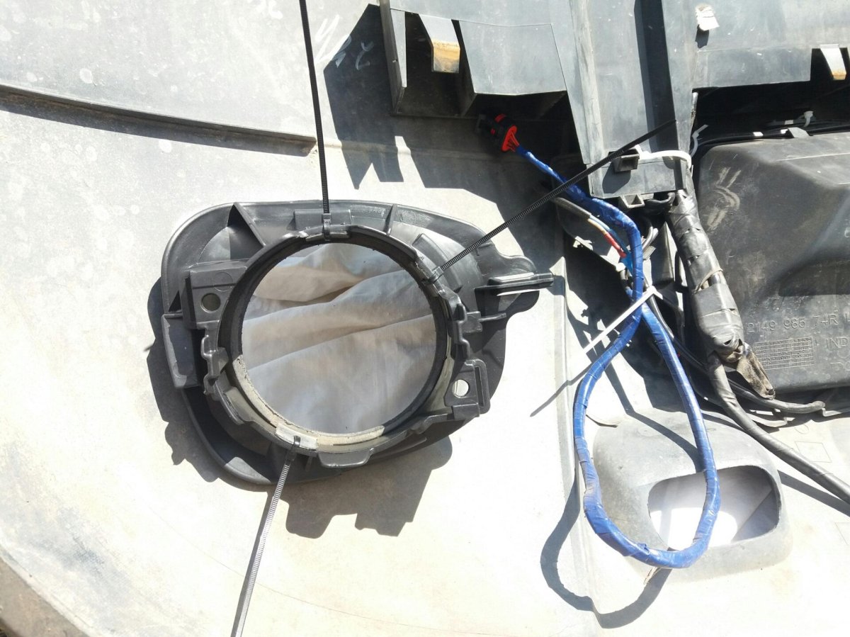 Крепление противотуманных фар Рено Дастер