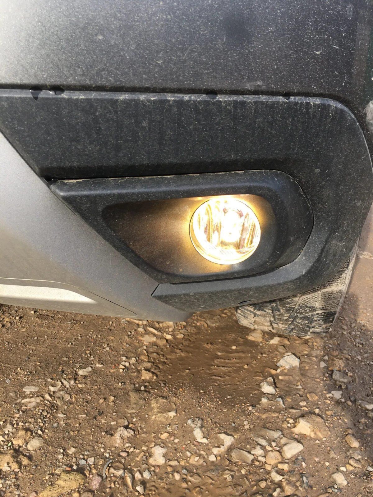 Замена лампы дальнего света на Рено Дастер