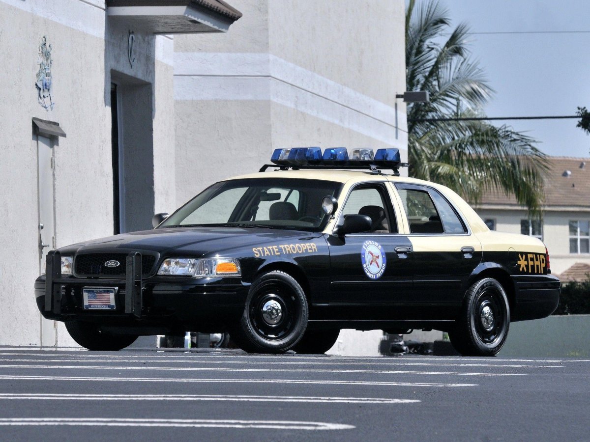 Ford Crown Victoria Police Interceptor 2011