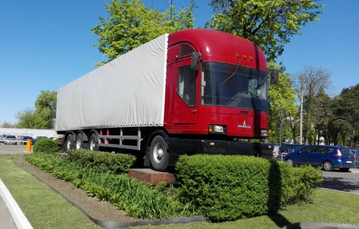 МАЗ 2000