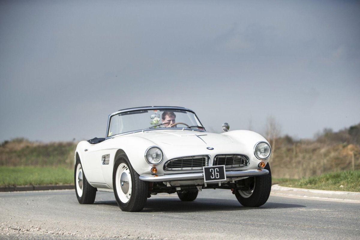 BMW 507 vs 300sl