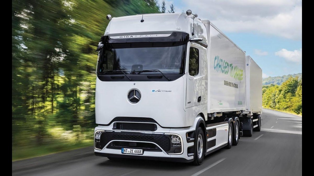 Mercedes Actros 600