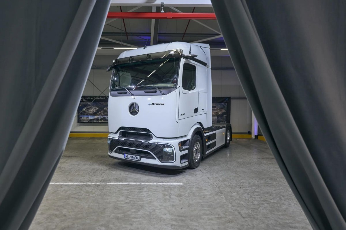 Mercedes Actros 600