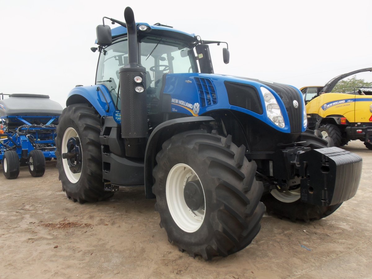 Трактор New Holland 8.410