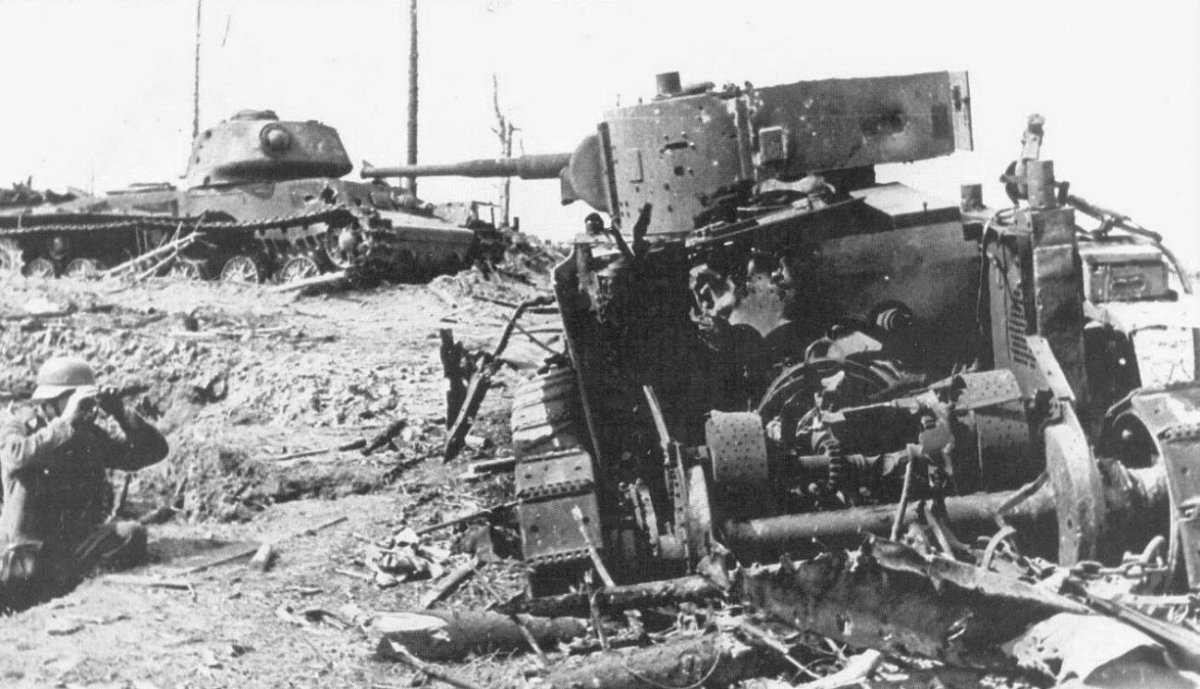 Подбитые танки БТ-2 лето 1941