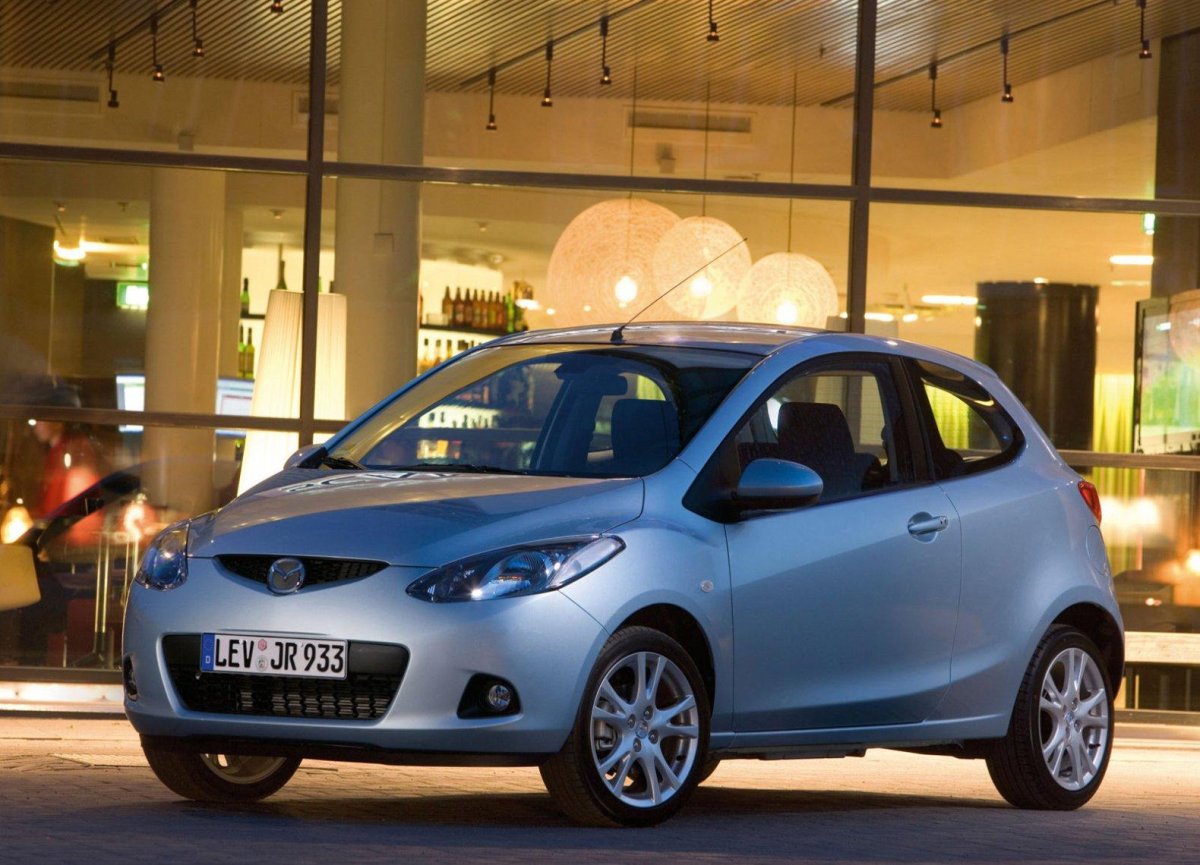 Mazda 2+2