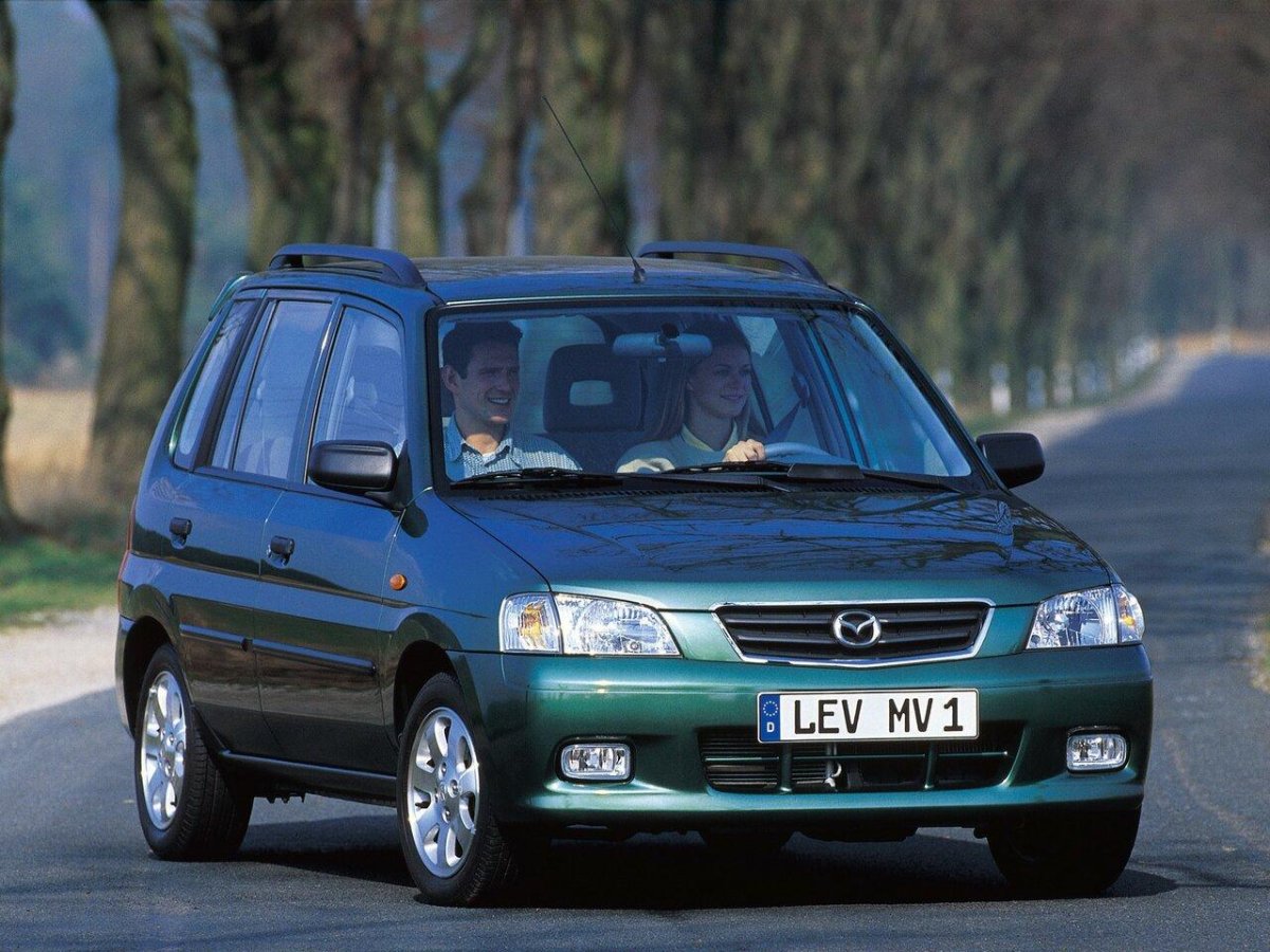Mazda Demio 2000