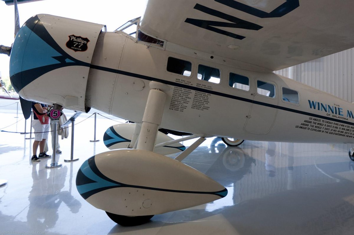 Локхид Вега самолет