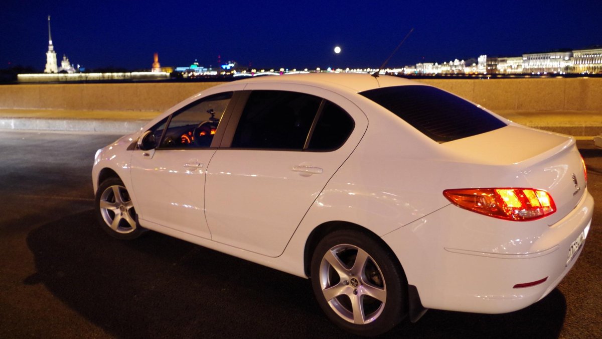 Пежо 408 белый r 17