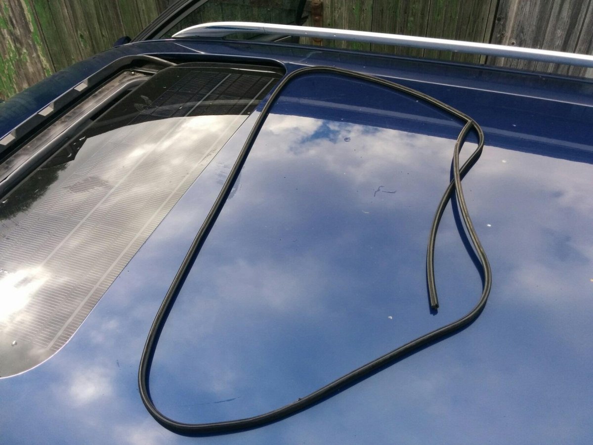 Уплотнитель люка Ауди а4 б5