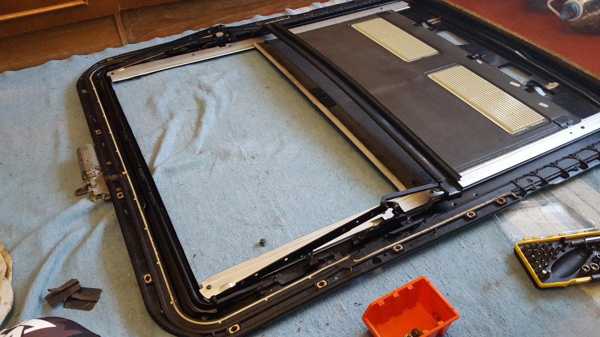 Люк Мерседес w210