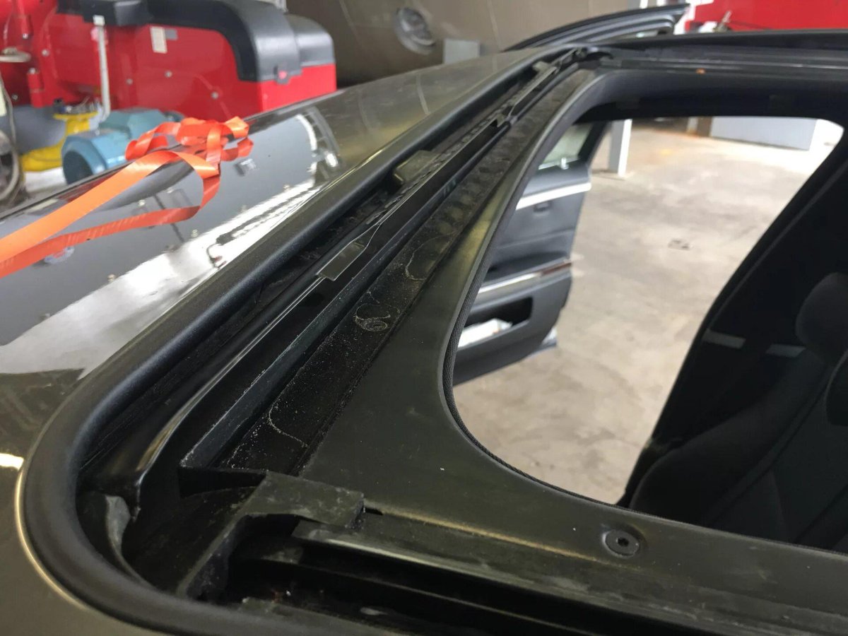 Уплотнитель люка BMW f10