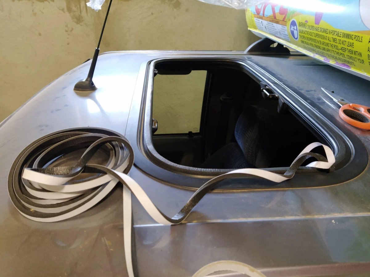 Уплотнитель люка Opel Frontera a