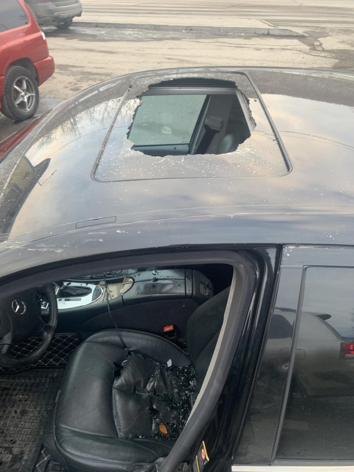 Направляющая шторки люка w211