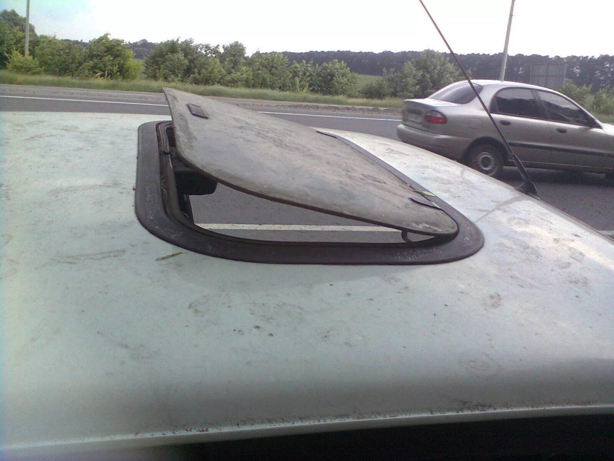 Как замаскировать люк авто