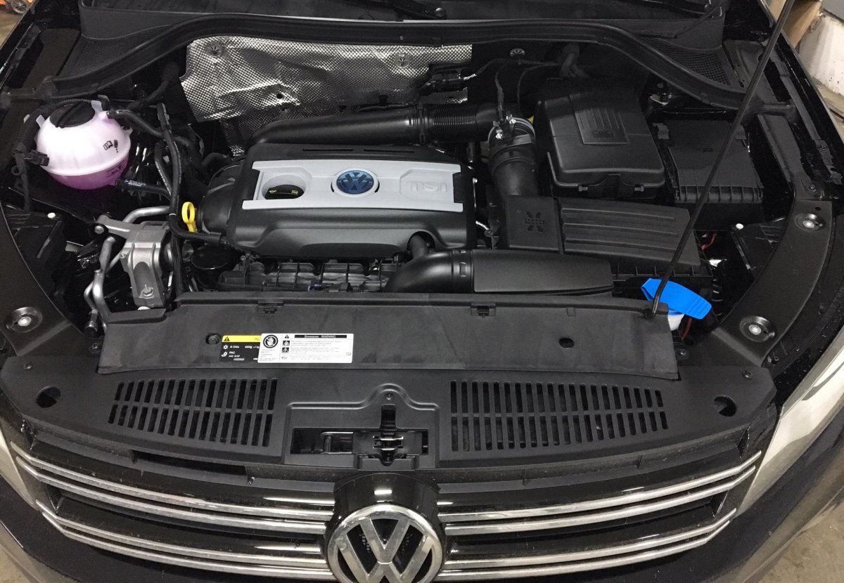 Под капотом Фольксваген Тигуан 2012