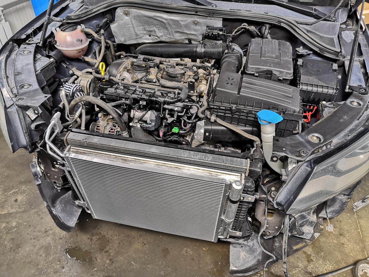 Радиатор Тигуан 2