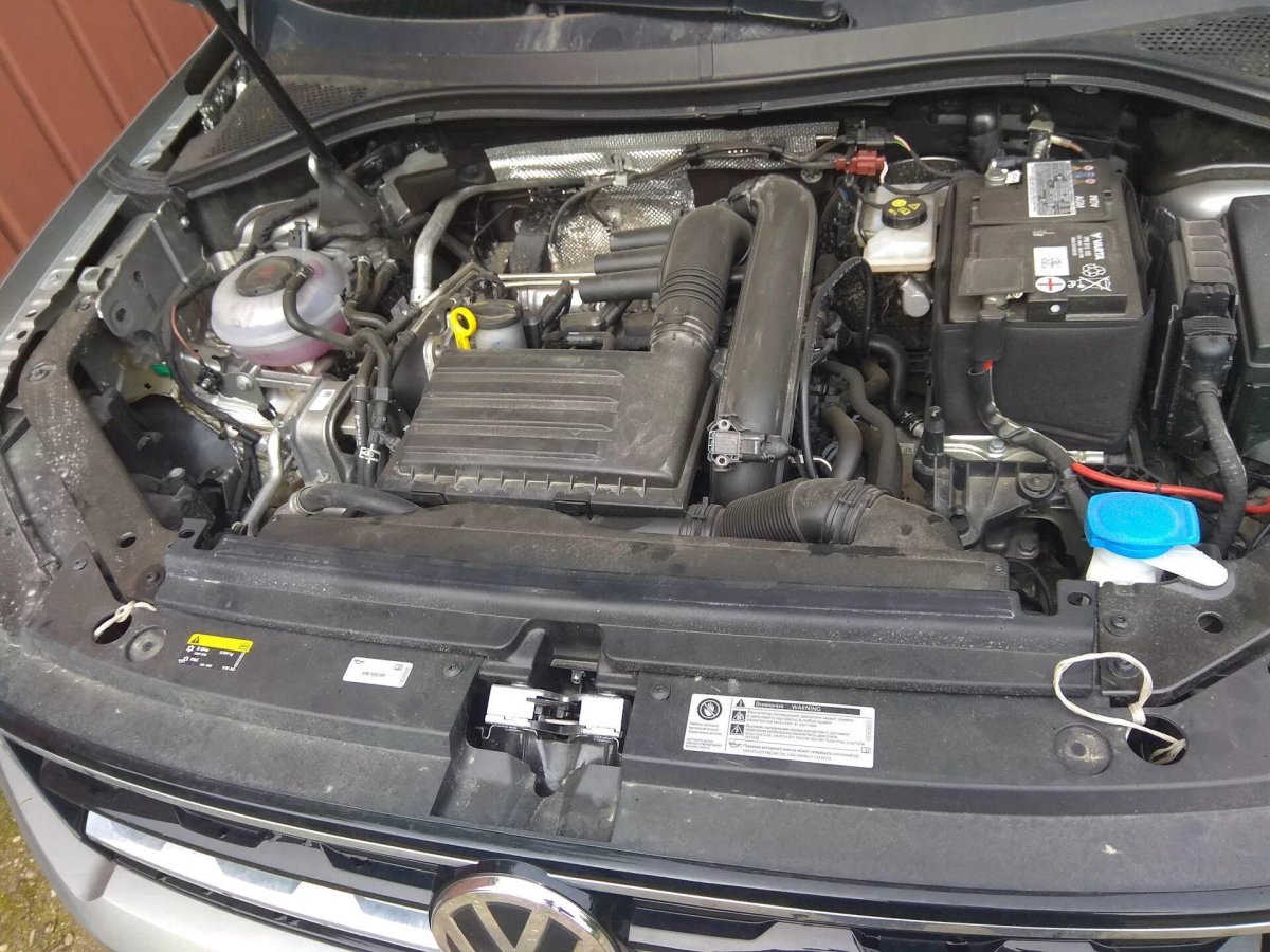 Подкапотное пространство Tiguan 1