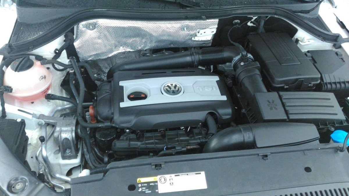 Моторный отсек Фольксваген Тигуан