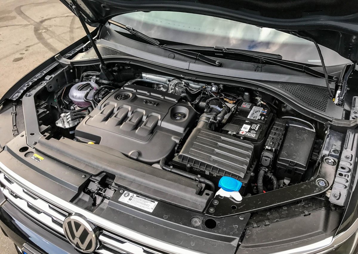VW Tiguan 2013 под капотом