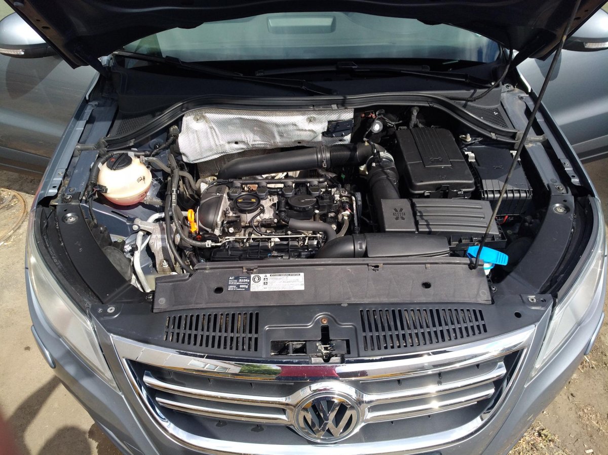 Моторный отсек Фольксваген Тигуан