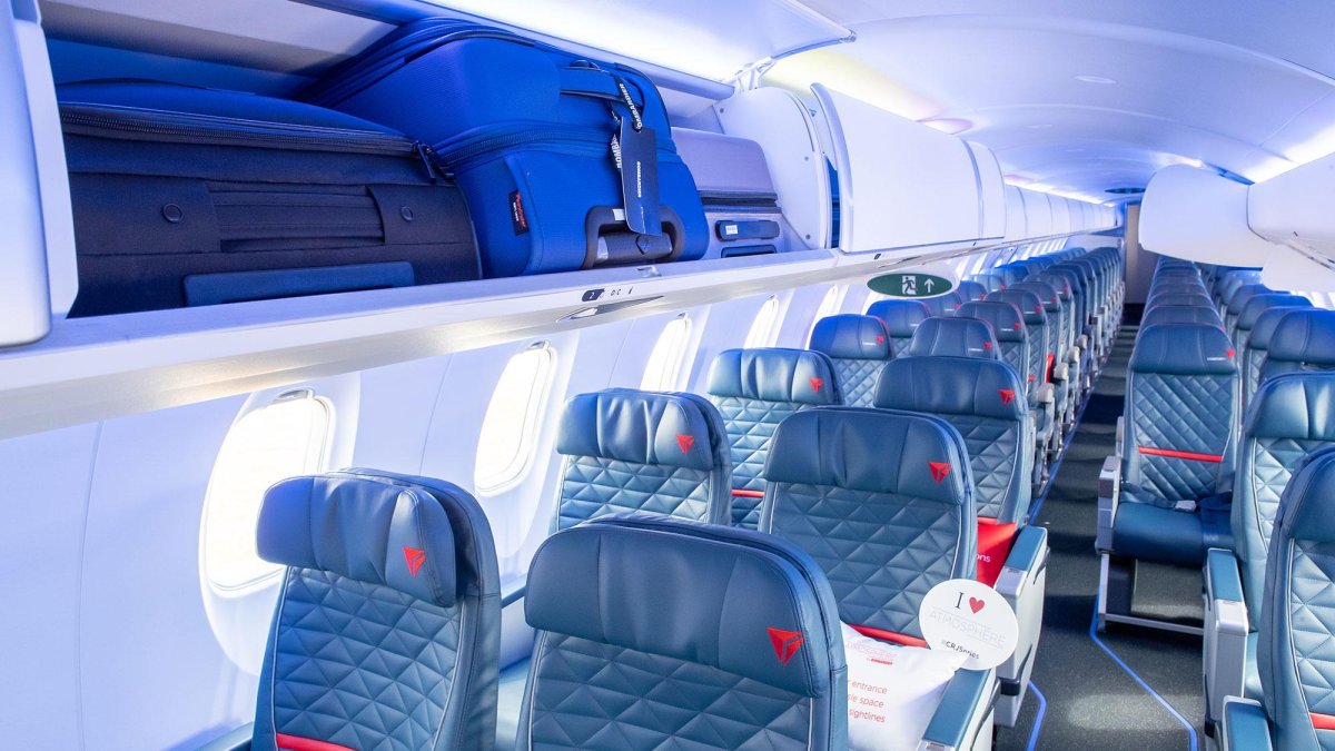 CRJ 200 самолет салон
